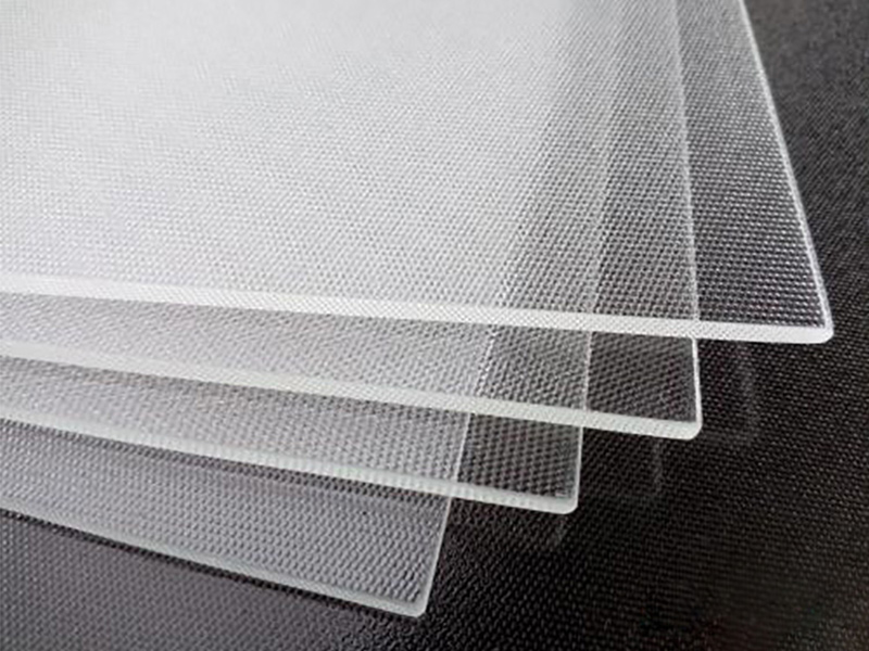 全球光伏市場景氣向上，助力玻璃龍頭穩(wěn)健增長！